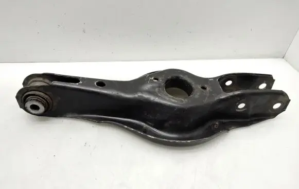 BMW 1 F20 F21 Rear control arm 6867540 33326867540 6867541