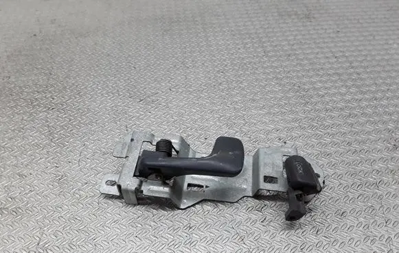 Honda HR-V Front door interior handle