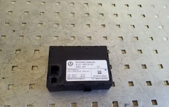 Mercedes-Benz E W211 Door central lock control unit/module A2114452500