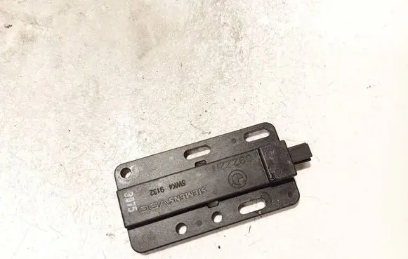 BMW 5 E60 E61 Antenna control unit 6922211 5wk49132