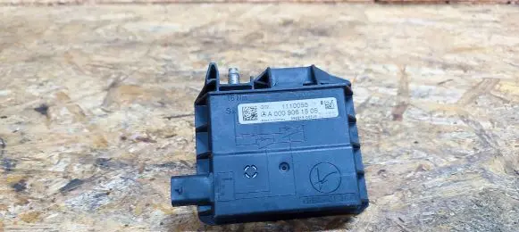 Mercedes-Benz C W205 Battery relay fuse A0009061505 09021500549