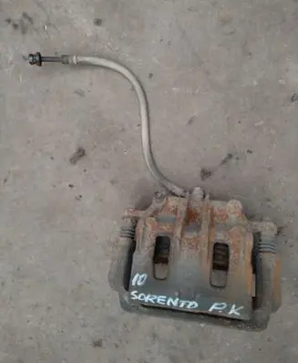 KIA Sorento Front brake caliper