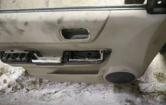 Nissan X-Trail T30 Front door card panel trim 