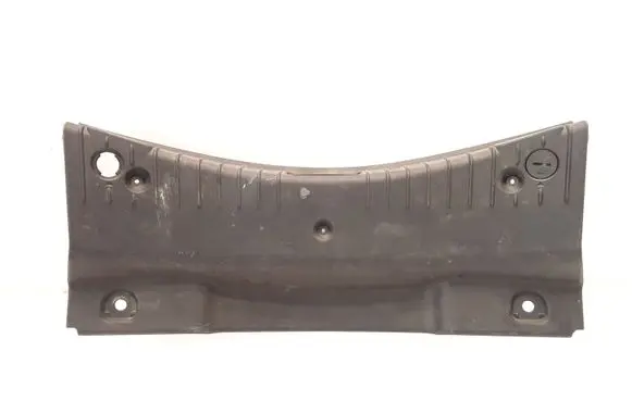 Trunk/boot sill cover protection