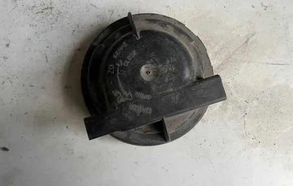 Headlight/headlamp dust cover