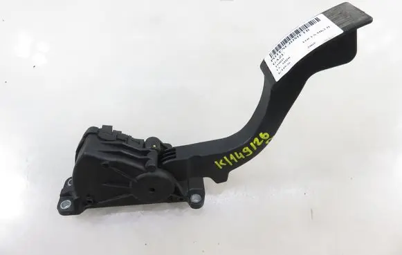 Ford Focus Accelerator throttle pedal 4M519F836AH