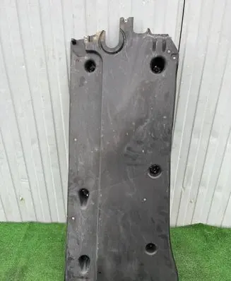 Volkswagen Caddy Engine splash shield/under tray 5R3825202A
