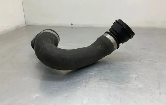 BMW 5 E60 E61 Engine coolant pipe/hose 7565075