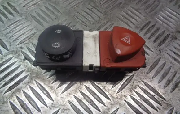Renault Scenic II - Grand scenic II Hazard light switch