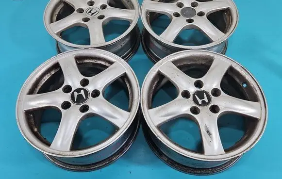 R16 alloy rim