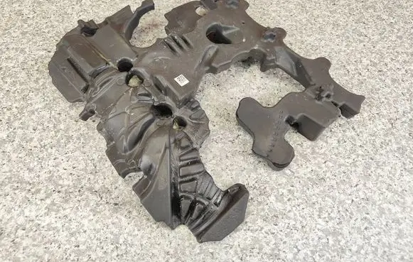 BMW X3 G45 Heat shield in engine bay 7648894