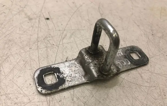 Fiat 500L Trunk lock loop 