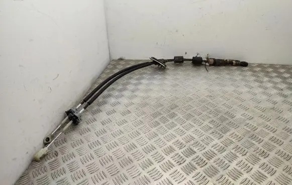 Gear shift cable linkage