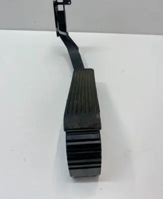 Mercedes-Benz SL R129 Accelerator throttle pedal 1293010001 A1293010001