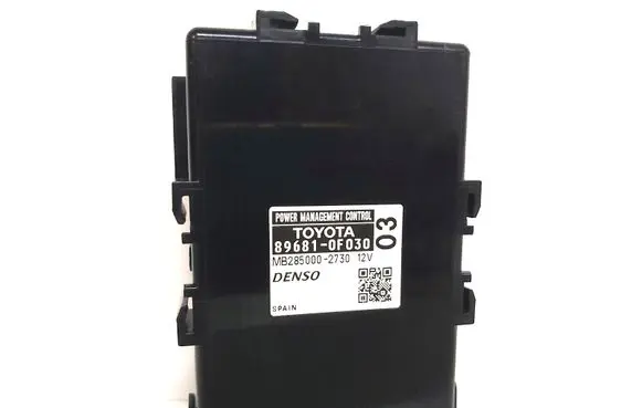 Toyota Avensis T270 Engine control unit/module ECU 896810F030 MB2850002730