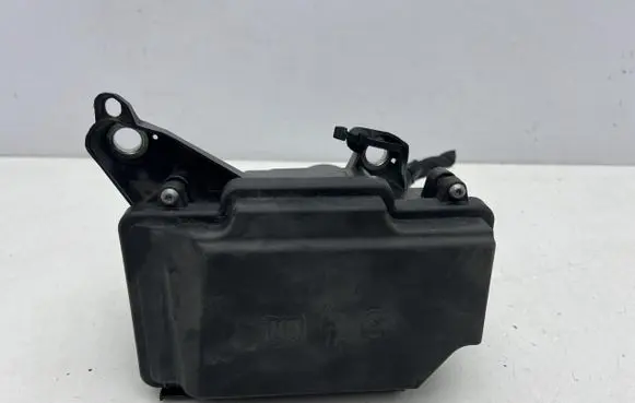 Mercedes-Benz C W205 Fuse box cover A2055402328