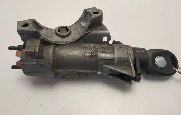 Volkswagen PASSAT B5.5 Ignition lock 4B0905851A