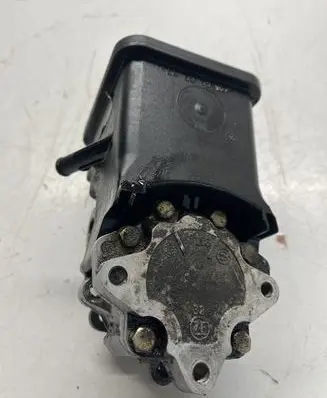 BMW 3 E46 Power steering pump 