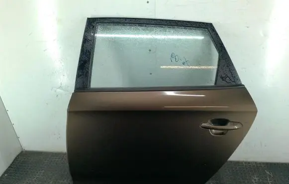 KIA Carens III Rear door K7N