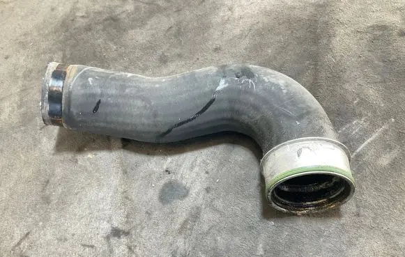 Volkswagen Golf VI Intercooler hose/pipe