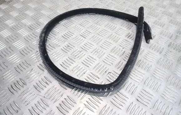 BMW 5 E60 E61 Rubber seal rear door window/glass 7110581