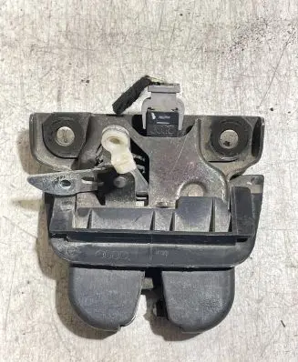 Loading door lock