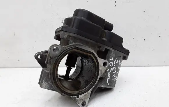 Volkswagen Jetta V Throttle valve 03L131501D