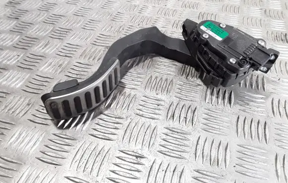 Volkswagen Phaeton Accelerator throttle pedal 3D1721503N