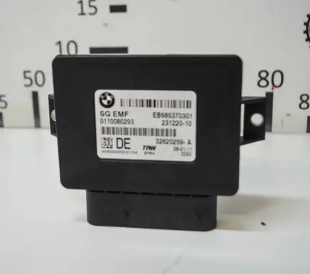 BMW 5 F10 F11 Rear brake EMF control unit/module 6853703