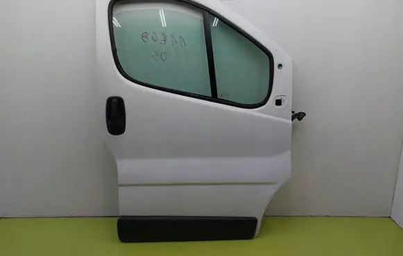 Opel Vivaro Front door 10U
