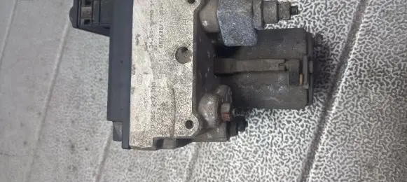 BMW 5 E39 ABS Pump