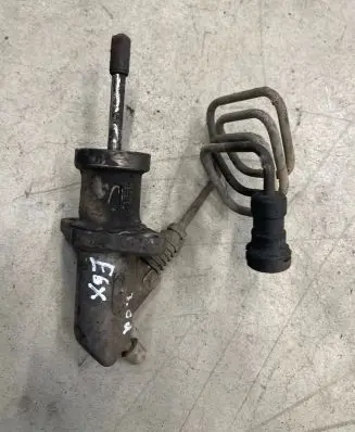 BMW 5 E60 E61 Clutch master cylinder 6736 42673615