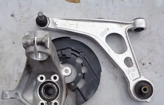 Nissan Qashqai Front lower control arm/wishbone