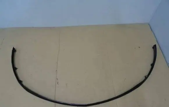 Front bumper lip