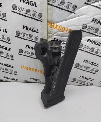 Volkswagen PASSAT B6 Accelerator throttle pedal 1K1721503L