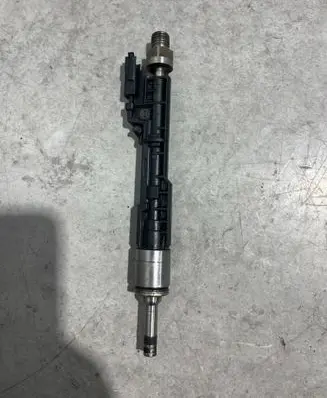 BMW 7 G11 G12 Fuel injector 8638255