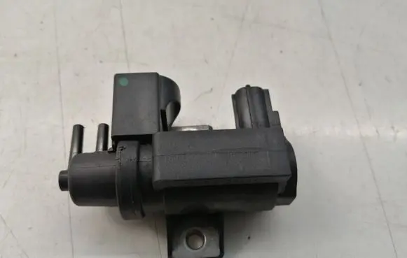 Toyota Avensis T250 Turbo solenoid valve 258190R011 70051308