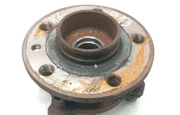 Volvo XC70 Rear wheel hub