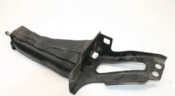 Volvo XC70 Front bumper mounting bracket