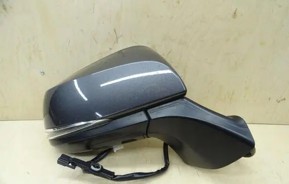 Toyota Highlander XU70 Front door electric wing mirror