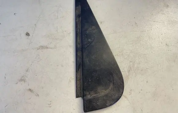 Dacia Duster Other front door trim element 822354434R