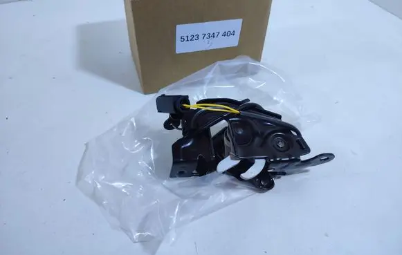 BMW 5 G30 G31 G38 Engine bonnet/hood lock/catch 51237347404 7347404
