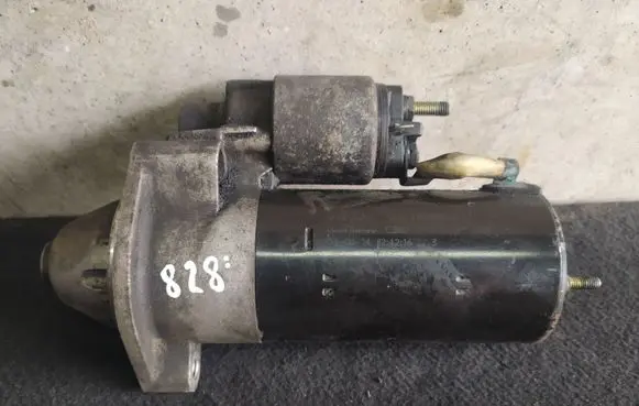 Volkswagen PASSAT B5.5 Starter motor 068911024F