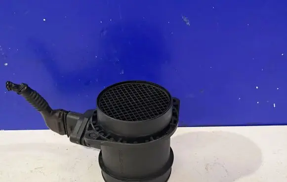Volvo V70 Mass air flow meter 0280218088 8670115