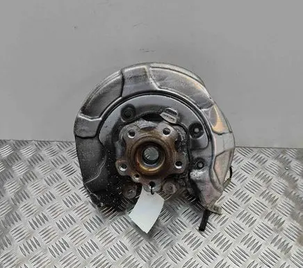 BMW 5 G30 G31 Rear wheel hub 6866334
