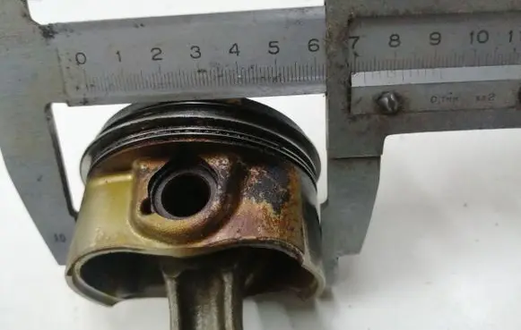 Opel Mokka Piston with connecting rod