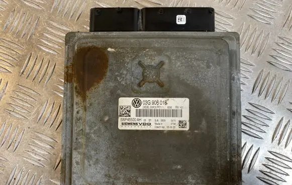 Volkswagen PASSAT B6 Engine control unit/module 03G906018 5WP45500AH