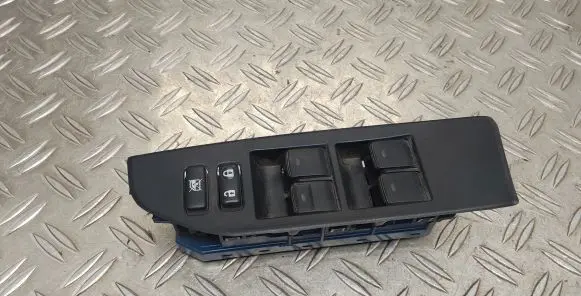 Toyota Verso Electric window control switch 8404005020
