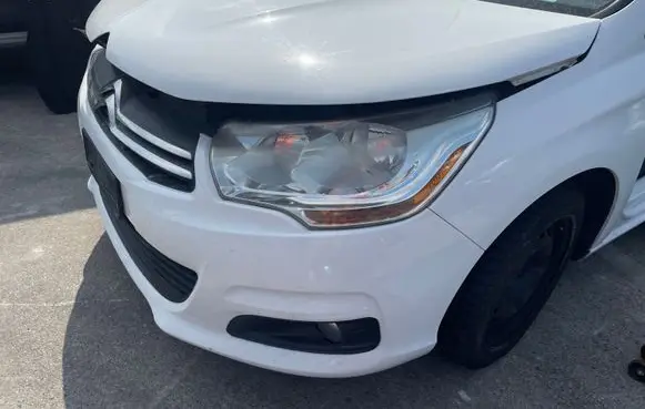 Citroen C4 II Headlight/headlamp