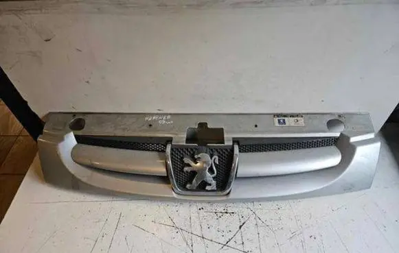 Peugeot Partner Front grill 9644758777